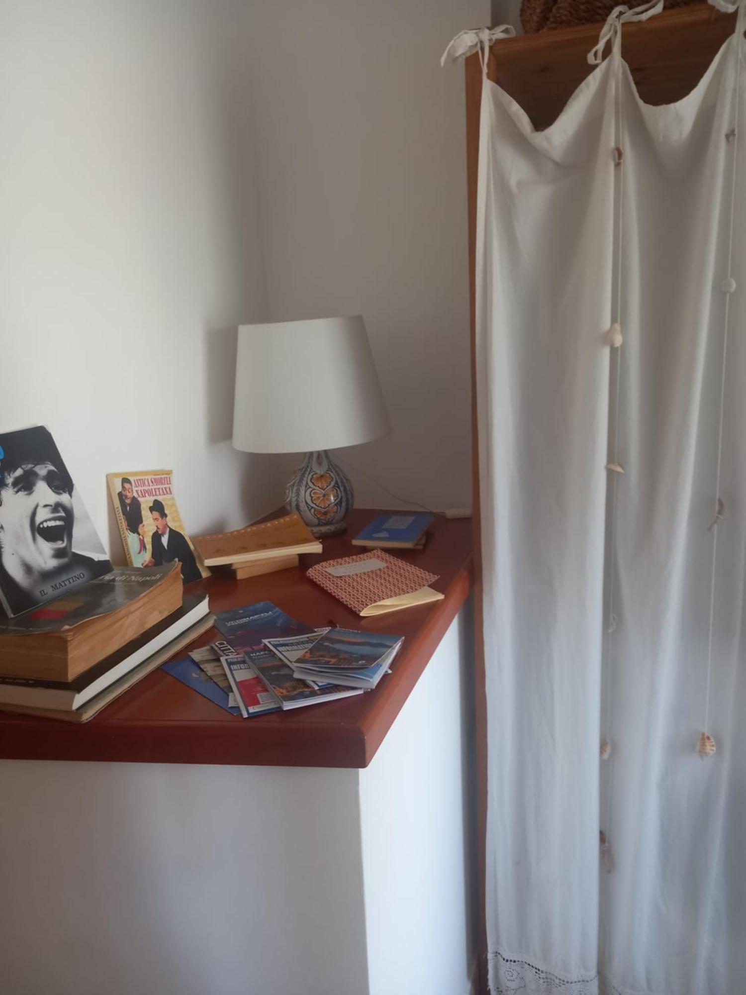 مبيت وإفطار نابولي 99 Scalini المظهر الخارجي الصورة